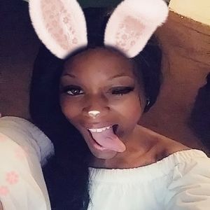 Meet your Posher, Brea